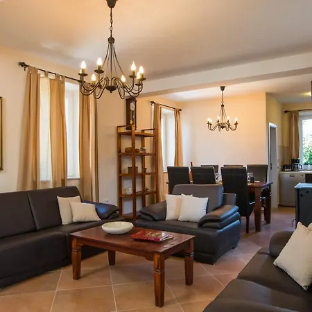 Hedera Estate, Hedera Ix *