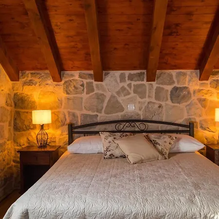 Vila Hedera Estate, Hedera Ix Komaji